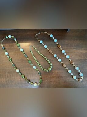Women's Beaded Necklaces